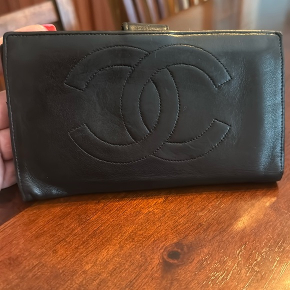 Chanel Lambskin Kisslock Wallet - Picture 1 of 12